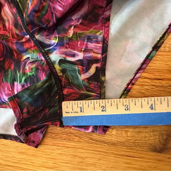 LULULEMON HOTTY HOT LR SHORT *LINED Hyper Flow Pink Multi SIZE-4 (z) - Picture 14 of 14